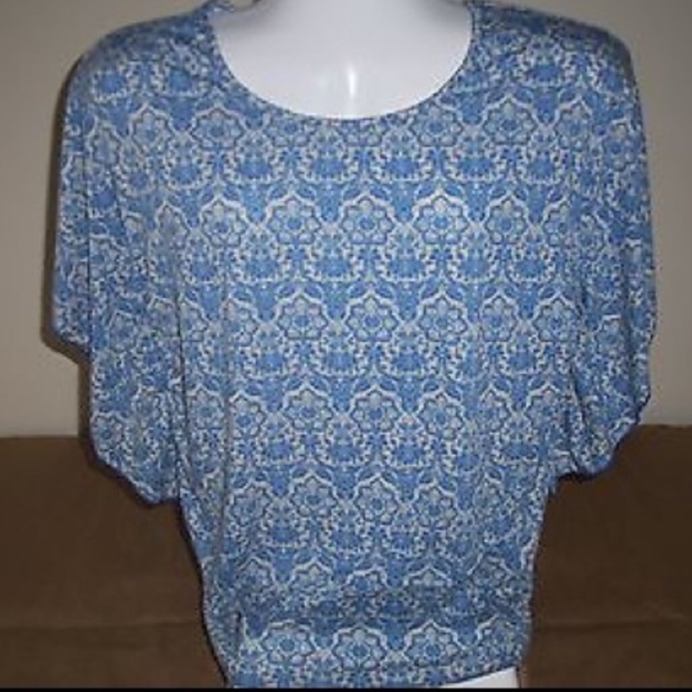 BLUE & WHITE FLORAL TOP, Sz L, NWT